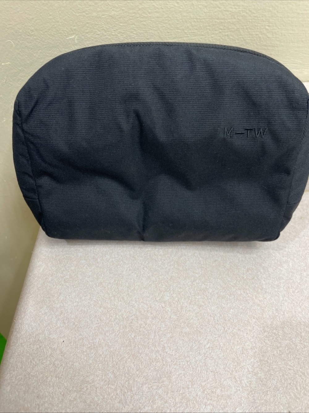Moment Tech M-TW Organizer Tech Electronics Travel Storage Pouch Black Zip Up